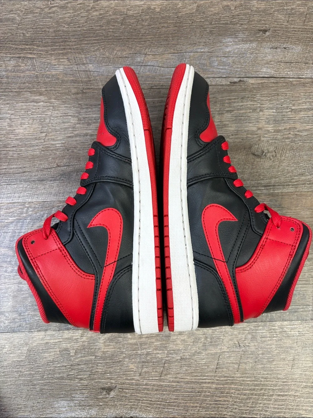 Nike Air Jordan 1 Mid “Alternate Bred” Black Red Sneakers Men’s Size 7.5
